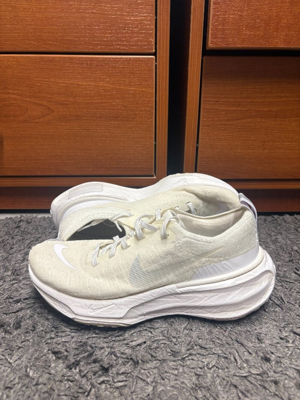 Nike Invincible 3 White Women's Mesh Running Shoes Lightweight Comfort Size 8